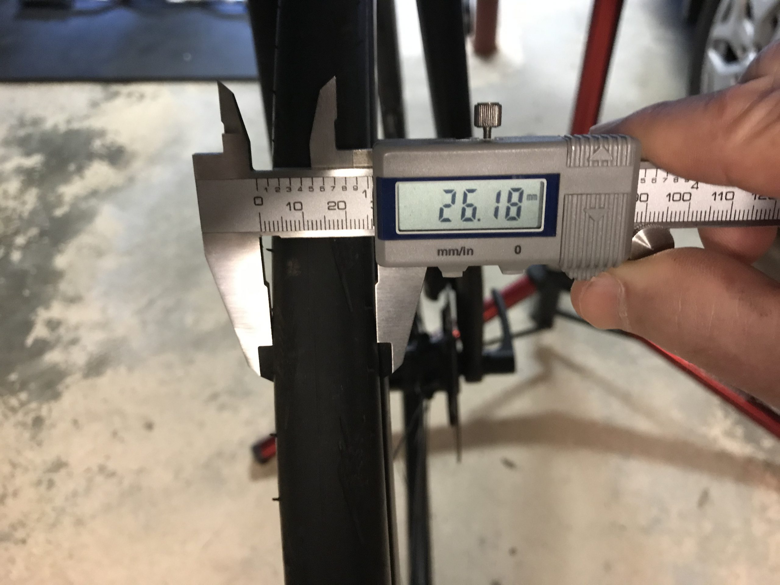 Measuring the width of Tubeless Tires