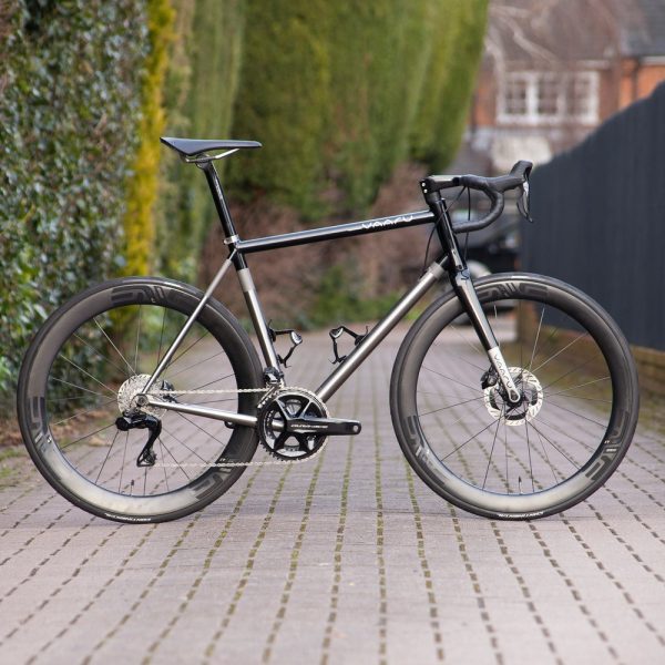 Vaaru Octane 64 Disc Black Ninja Road Bike